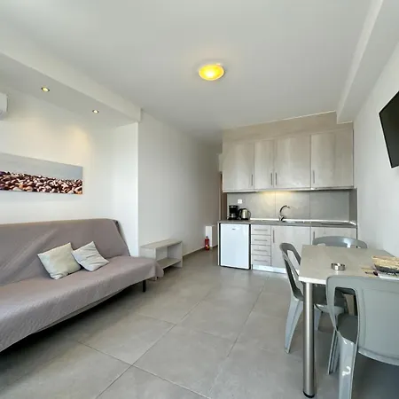 Blue Horizon 2 Apartment *